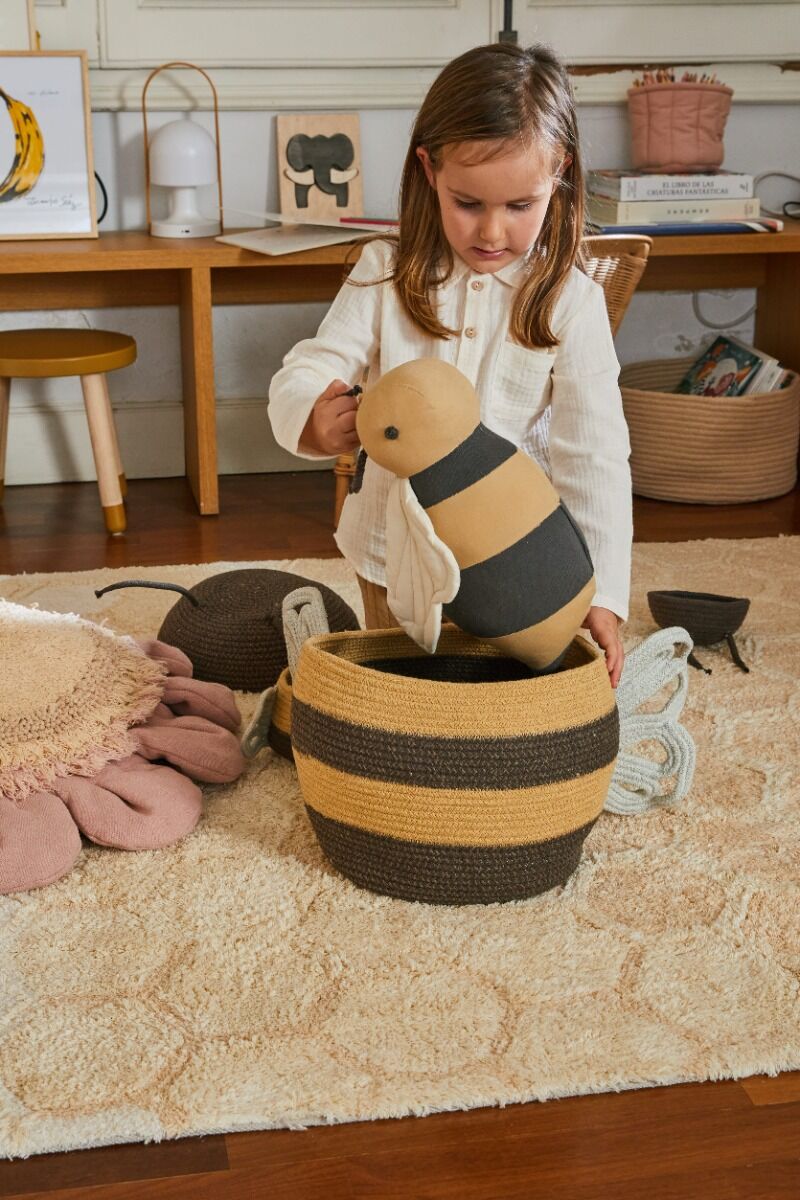 Lorena Canals Play Basket Mama Bee