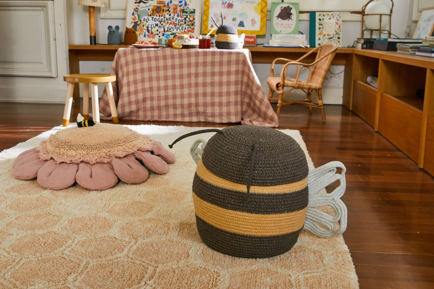 Lorena Canals Play Basket Mama Bee