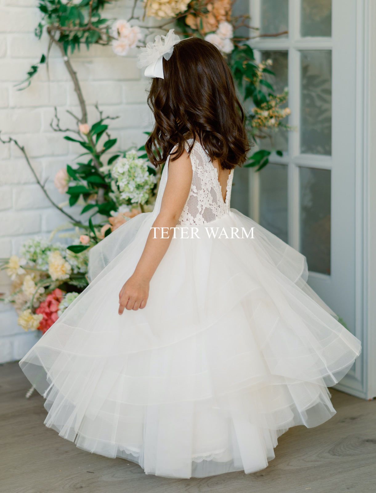 Teter Warm V-Line Back Lace Flower Girl Dress in Peach