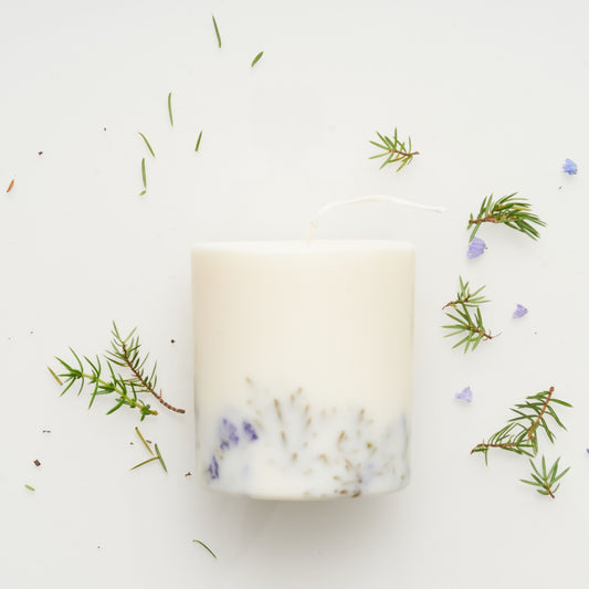 The MUNIO Juniper and Limonium Candle