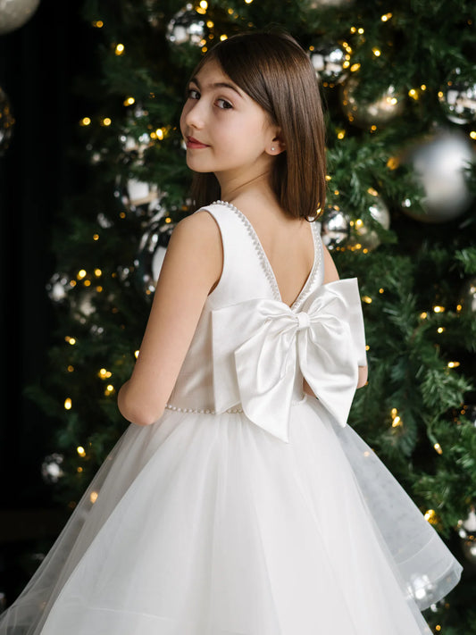Teter Warm Girl's Off-White Pearl Neckline Horsehair Trim Communion Dress: Erica Dress