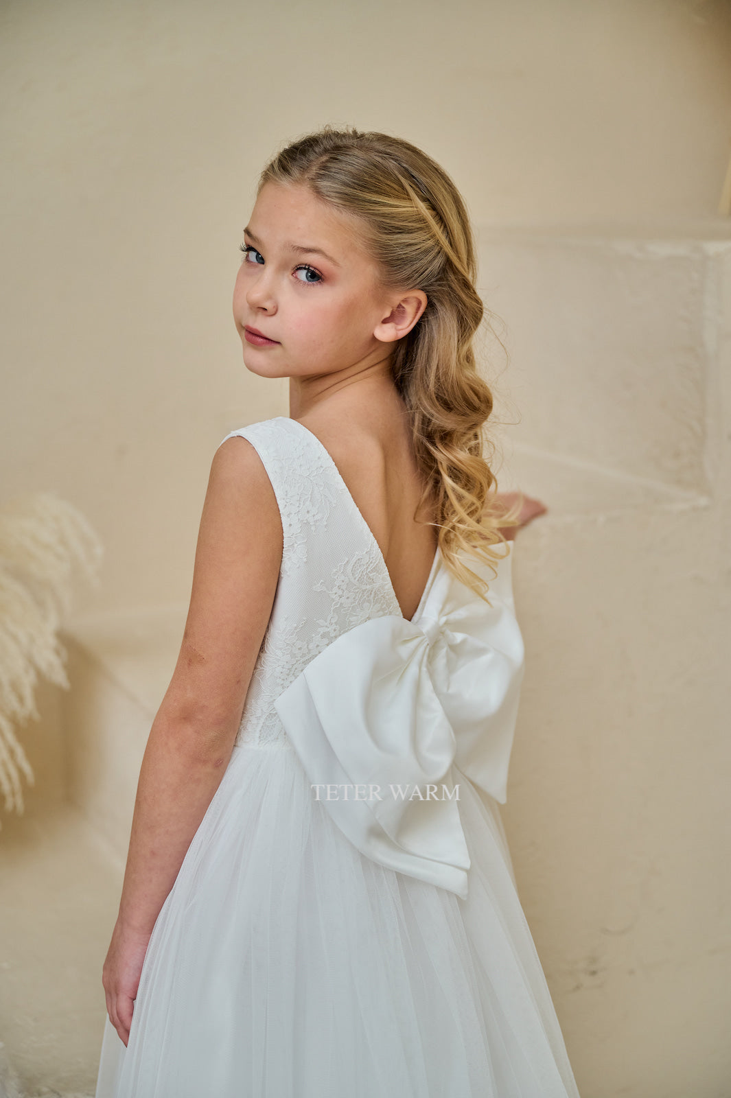 Teter Warm Sleeveless Long Tulle V-back Communion Dress with Big Bow (Size 6, 7, 8) - Sold Out