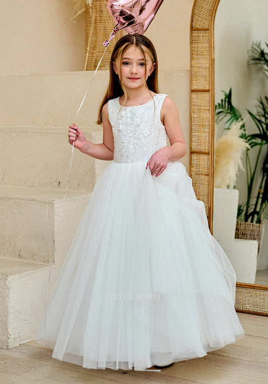 Shop the Elegant White Sleeveless Round Neck Communion Dress with Long Tulle Skirt, 3D Floral Plaque, and Tie in the Back - Perfect for Special Occasions!